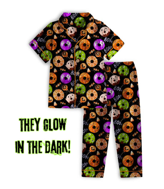 Sweet & Spooky Women’s Two Piece Sleep Set (Pants & Short Sleeve Shirt)